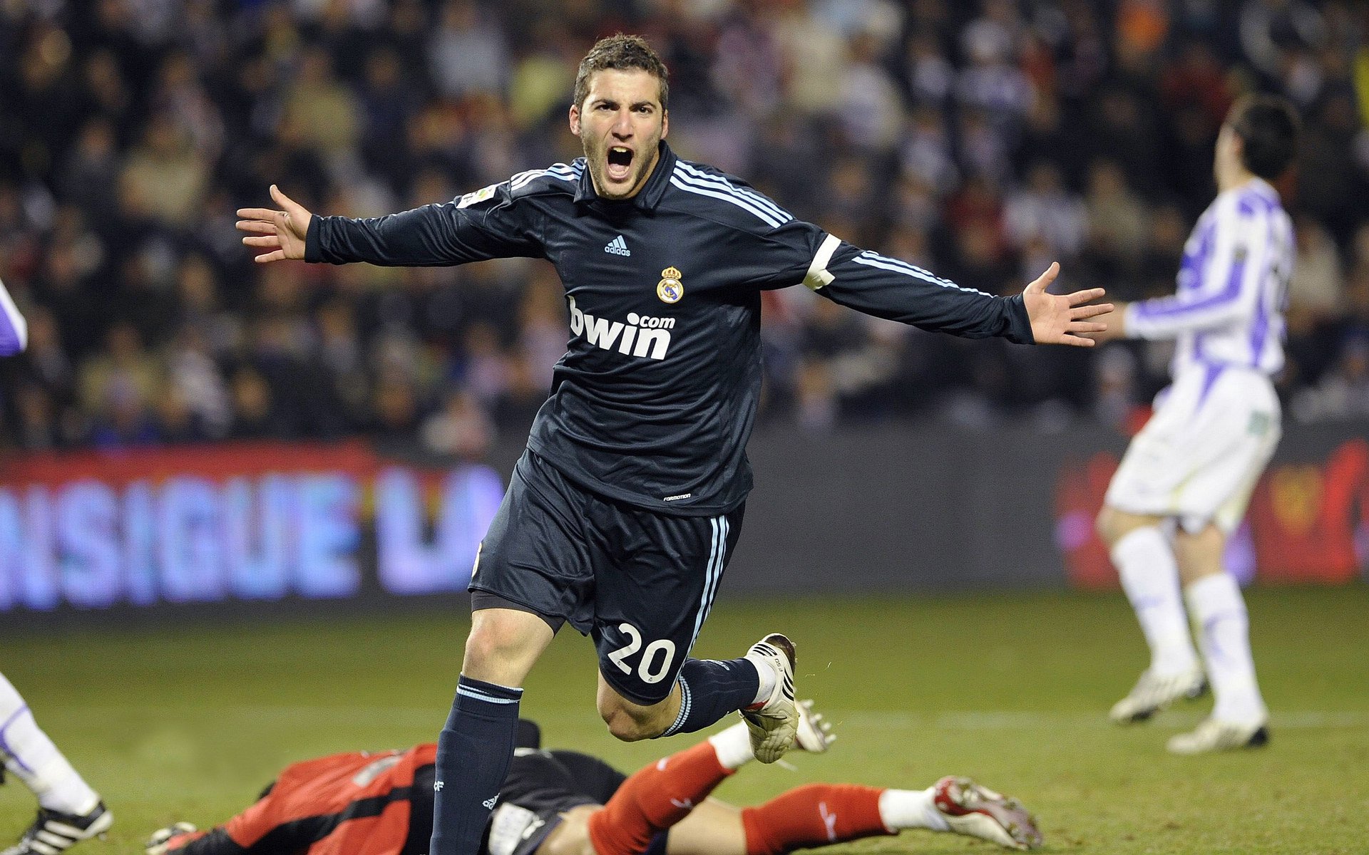 辽宁本钢大胜安徽猛犸队，积分逐渐拉开，辽宁本钢对战